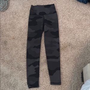 Aerie Camo Leggings Size Small